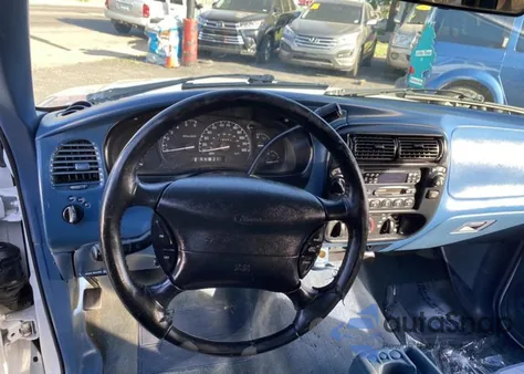 1997 Ford Explorer из США, поврежденный, VIN 1FMDU34X8VZB22571